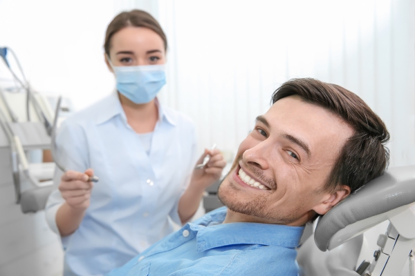 Major Benefits Of Choosing Dental Implants Over Other Tooth Replacements